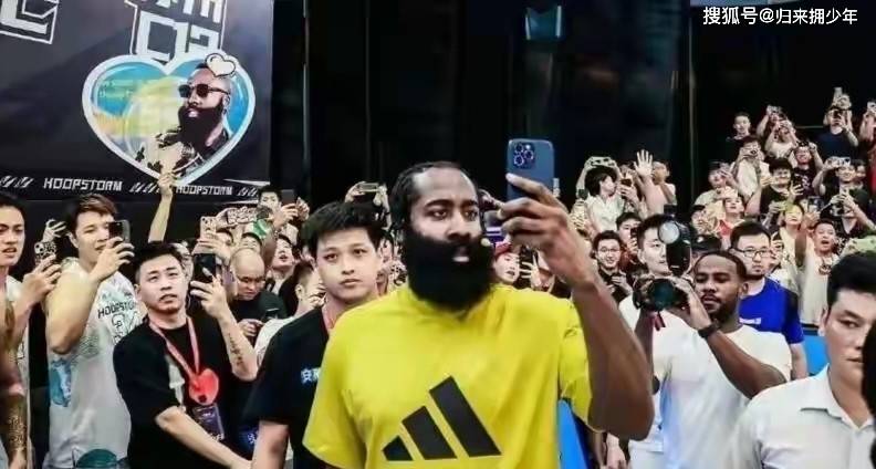 哈登正式抵, 仍被球迷津, 年他在中国