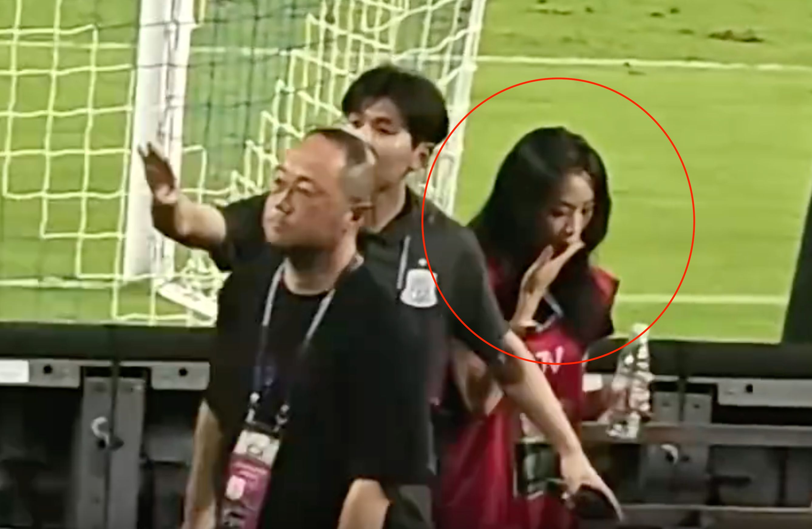 疑似有迷信, 行为, ue