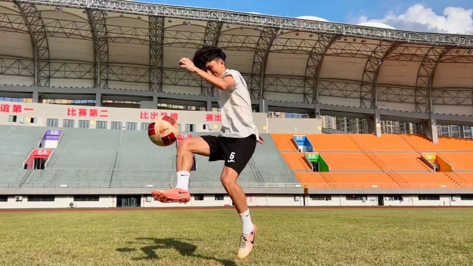 沙征耀笑着, 革命 沙征耀笑着, 革命