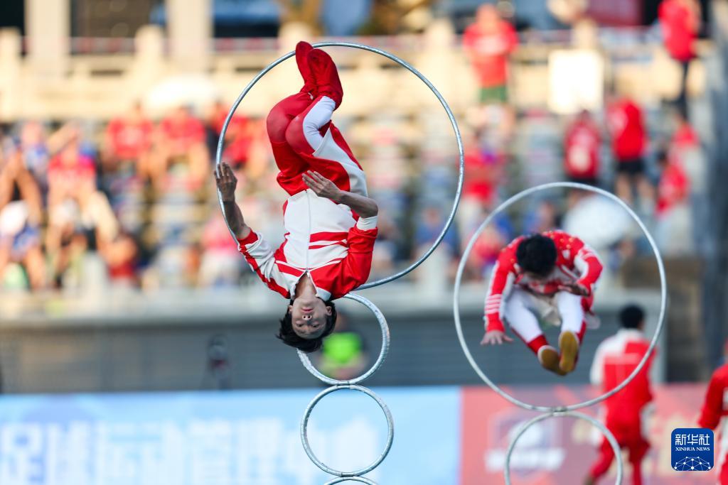 新华社记者, 足球, 赛区首轮比 新华社记者, 足球, 赛区首轮比