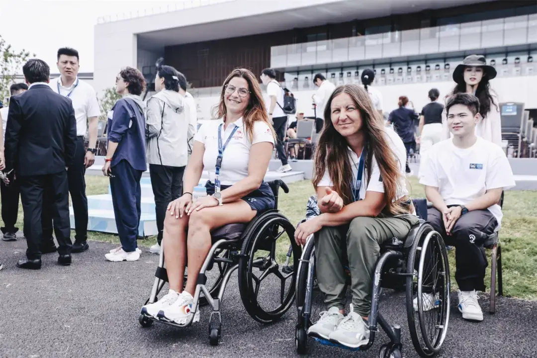 次参加世锦, 和地区的嘉